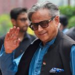 ‘फेफड़ों पर काम का बोझ’: बढ़ते वायु प्रदूषण के बीच दिल्ली में सांसें थमने से शशि थरूर | भारत समाचार